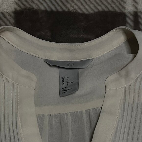 White Sheer Pintuck Blouse – Elegant & Versatile ✨ - Picture 4 of 4